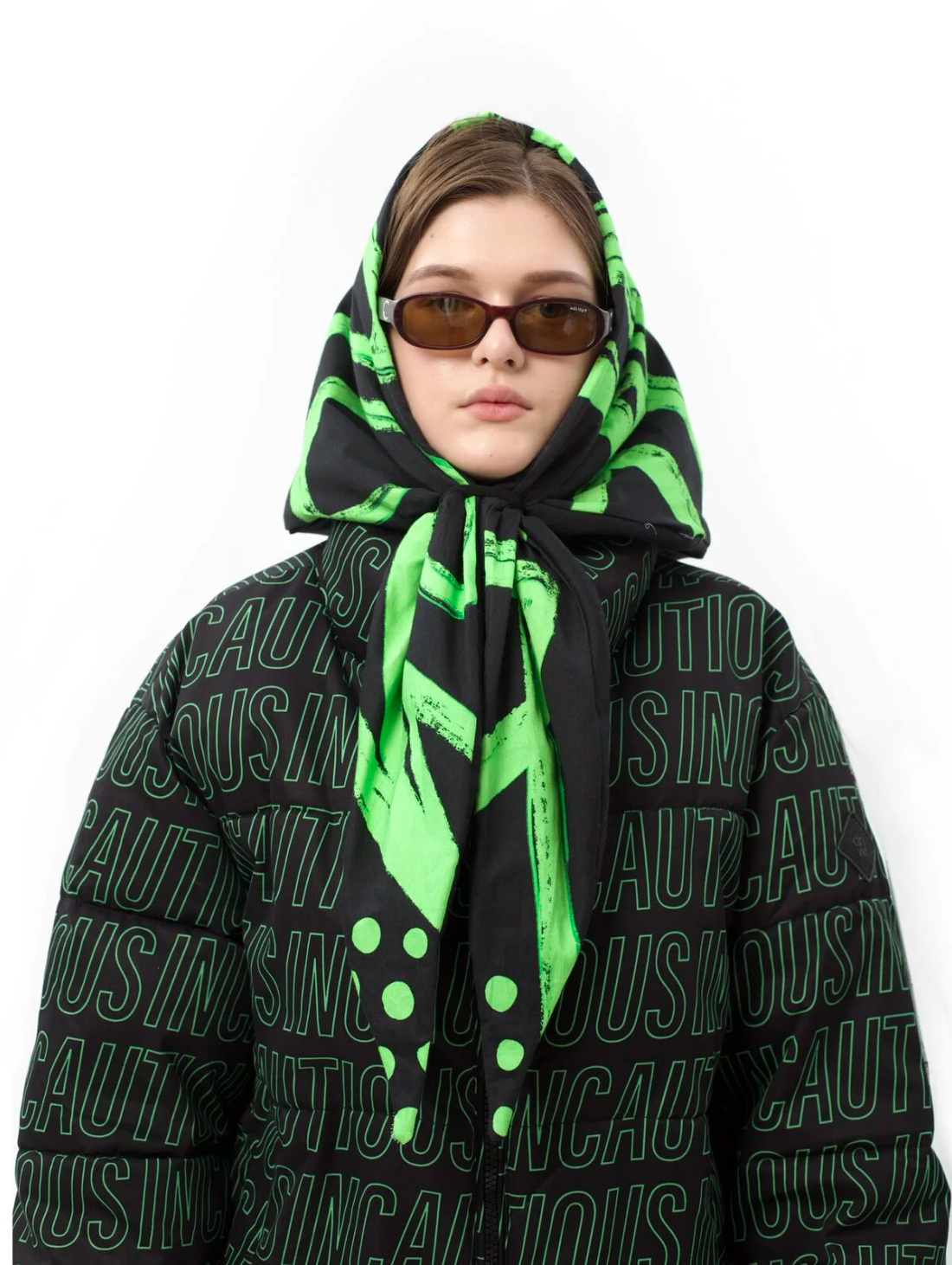 Косынка "Салатовая надпись" - фотография товара