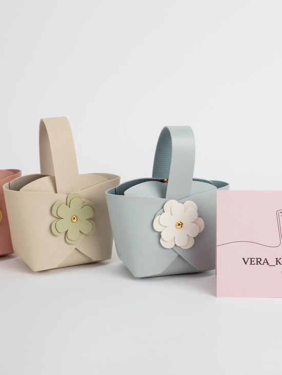 Ароматическая свеча "Annushka" в подарочной сумочке