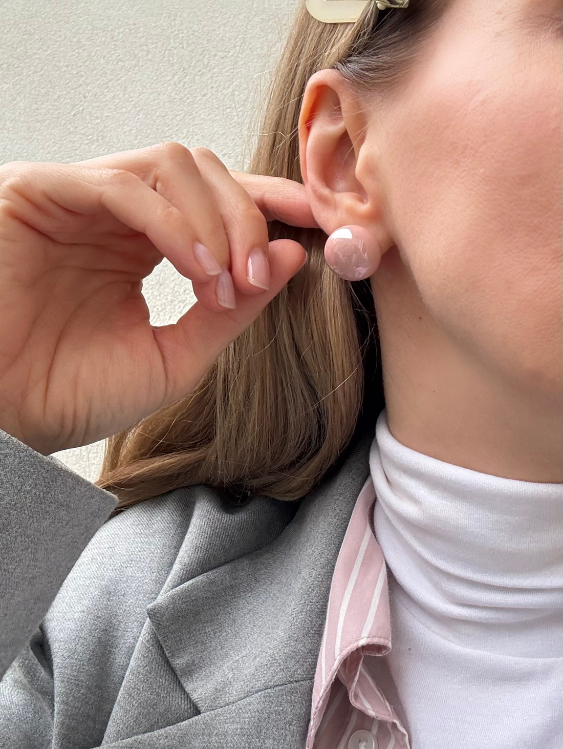 Пудровые керамические серьги “Лола” - фотография товара