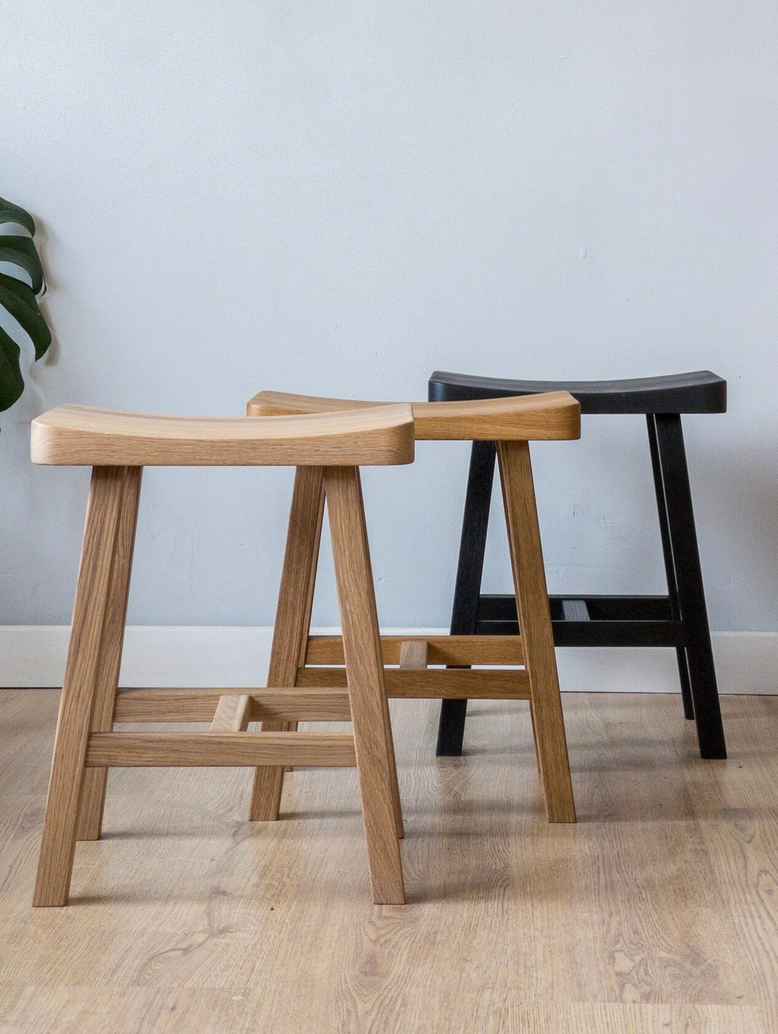 Табурет из дуба "Цукуба" - фотография товара