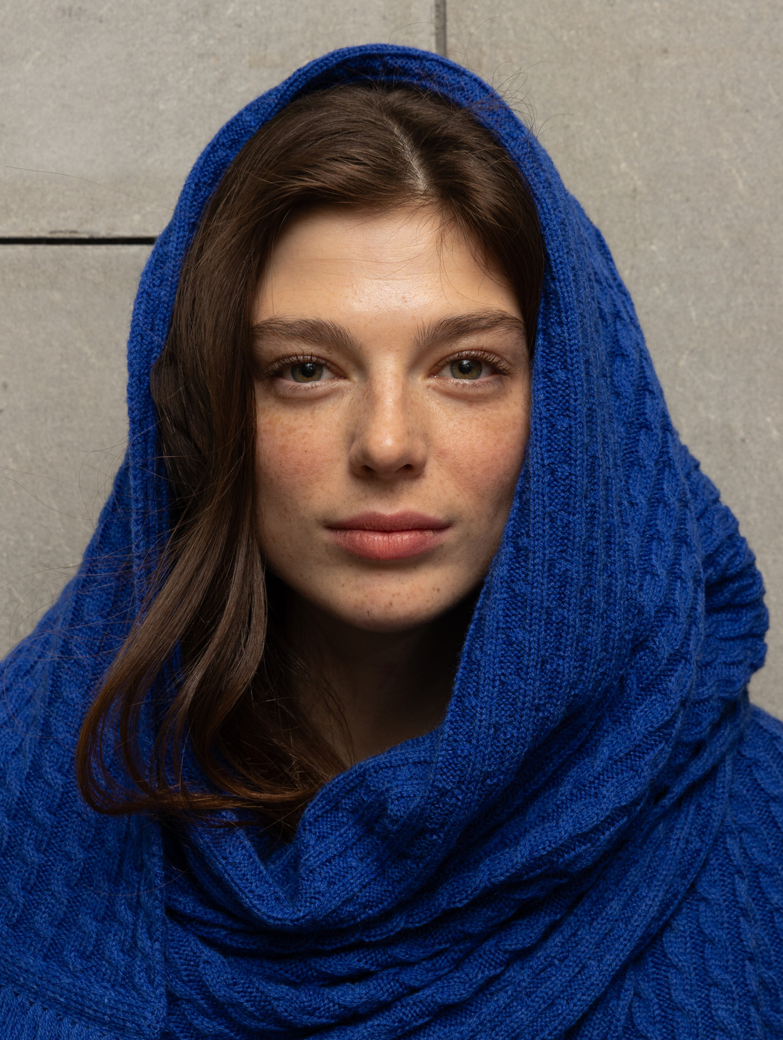 Палантин синий с бахромой 65*200 - фотография товара