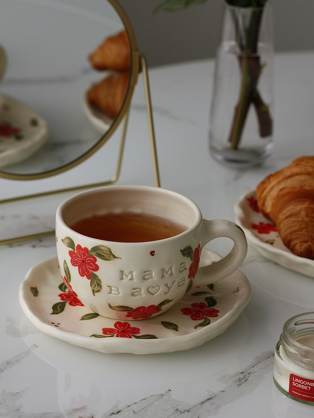 Чайная пара с красными цветами «мама в ресурсе, мама в а❤️уе» - фотография товара