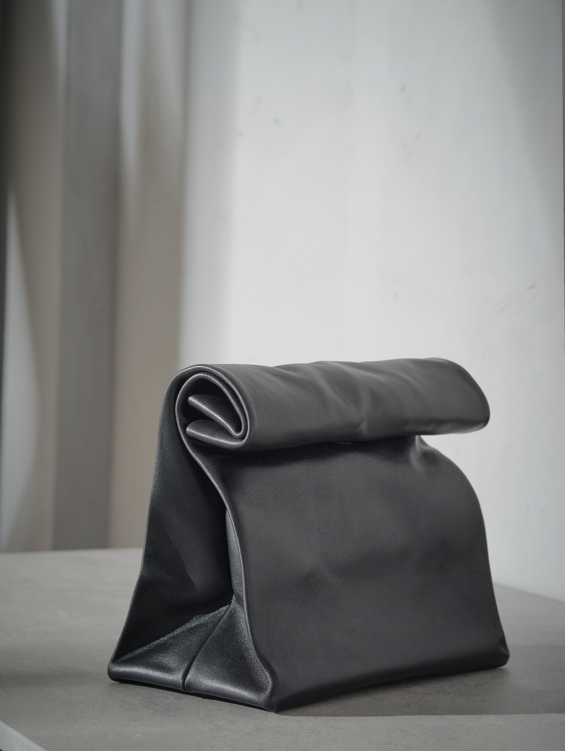 Крафт-пакет из натуральной кожи, чёрный - фотография товара