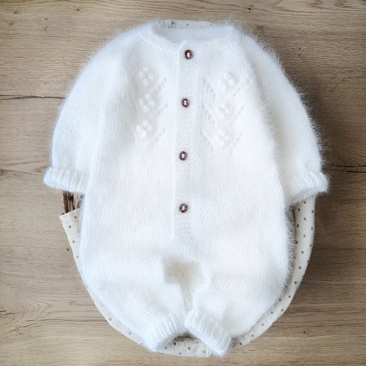 Детский вязаный комбинезон для новорожденных