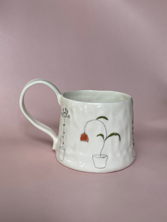 Керамическая кружка ручной работы «Цветы в горшках»