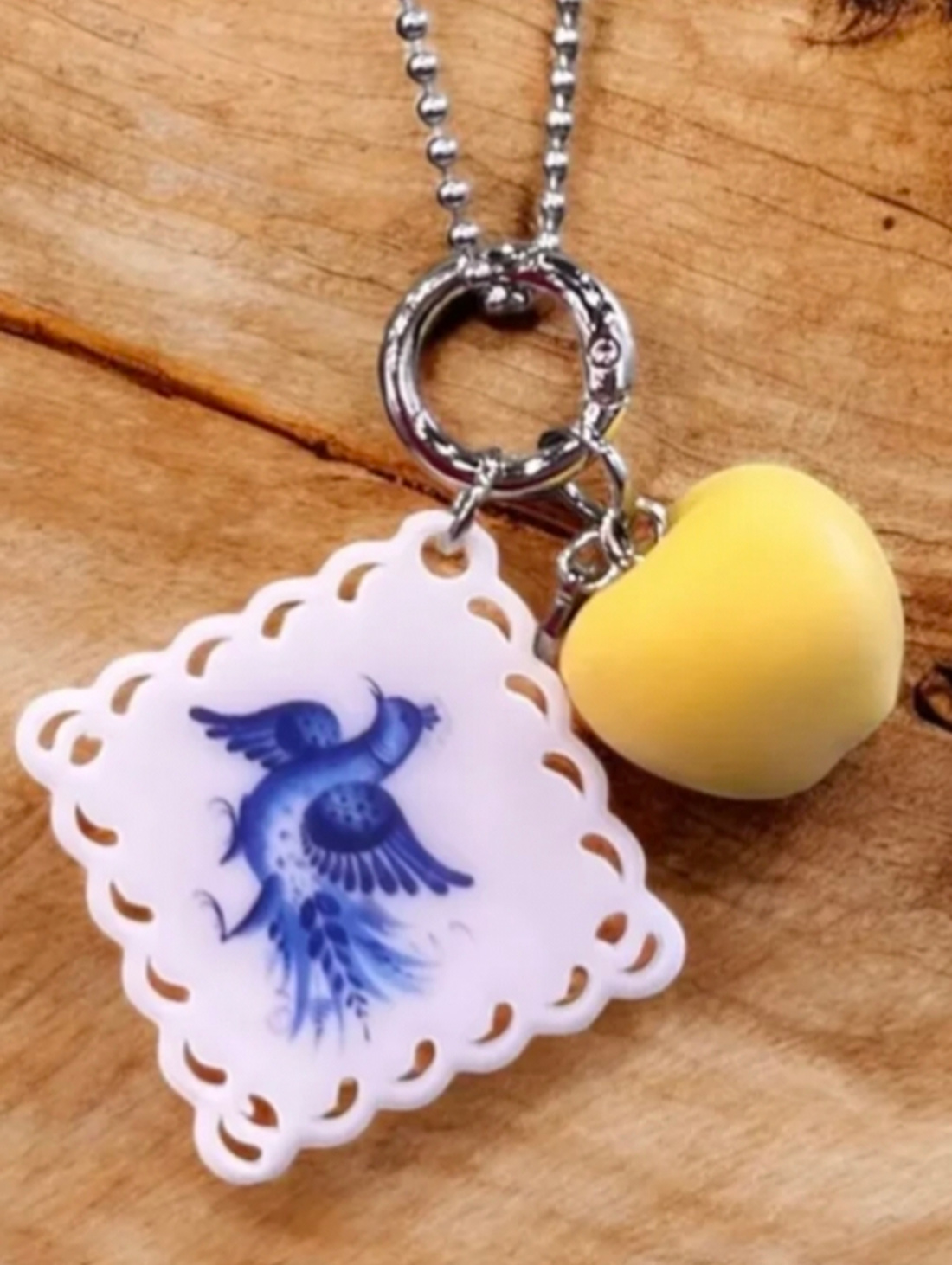 Колье «Молодильное яблочко» желтое - фотография товара