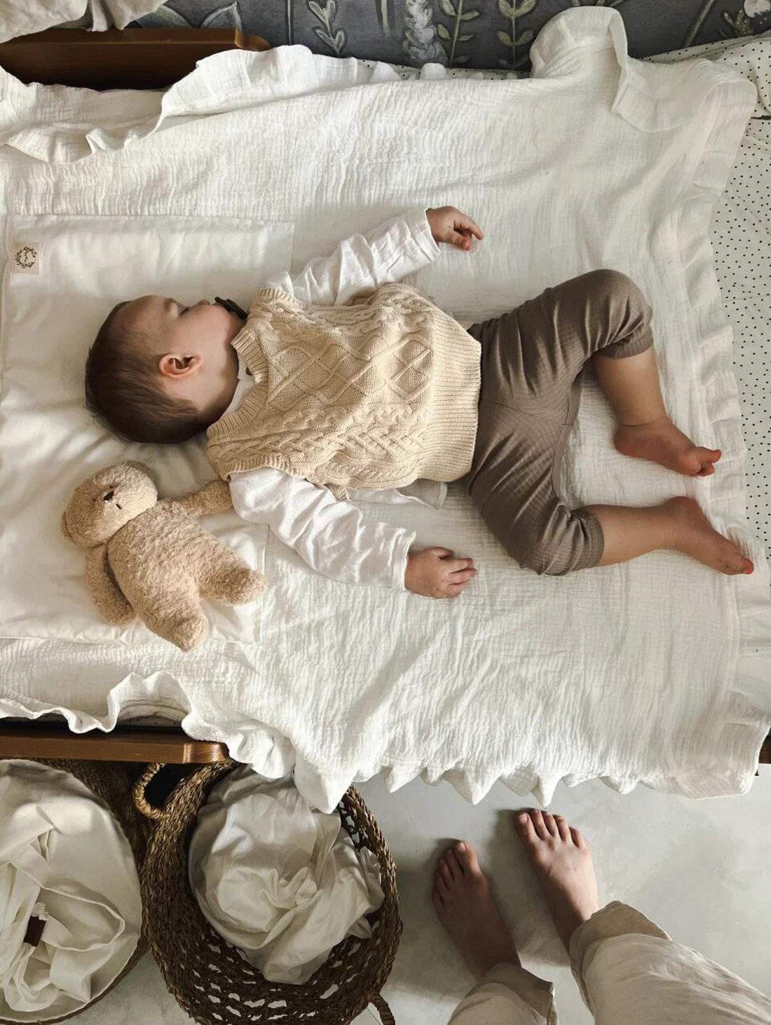 Муслиновый плед с рюшей "Молочный" - фотография товара