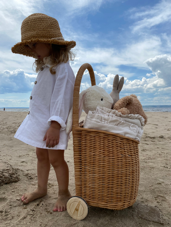 Плетеная тележка