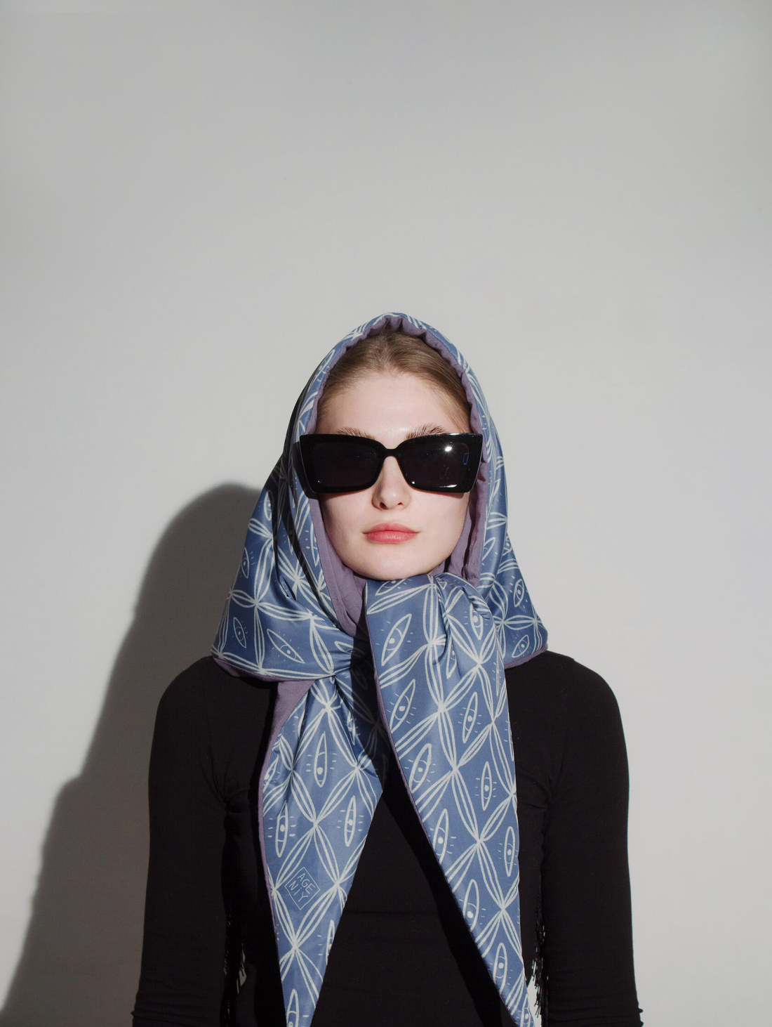 Косынка "Орнамент голубой" - фотография товара