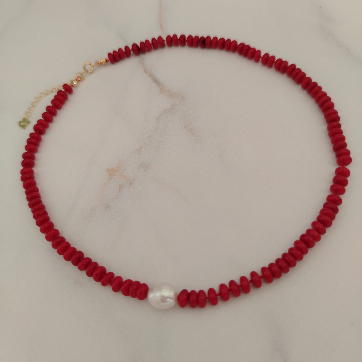 Колье из красного коралла с жемчугом - фотография товара