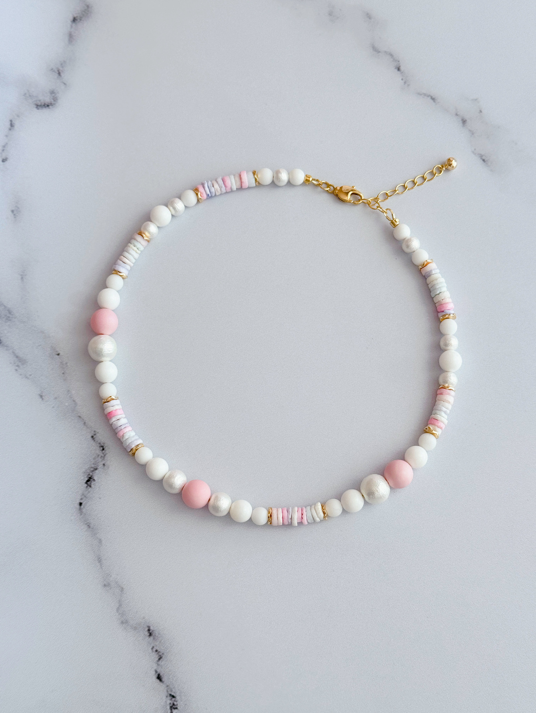 Чокер из жемчуга майорка, бусин из ракушек «Бабл-гам» - фотография товара