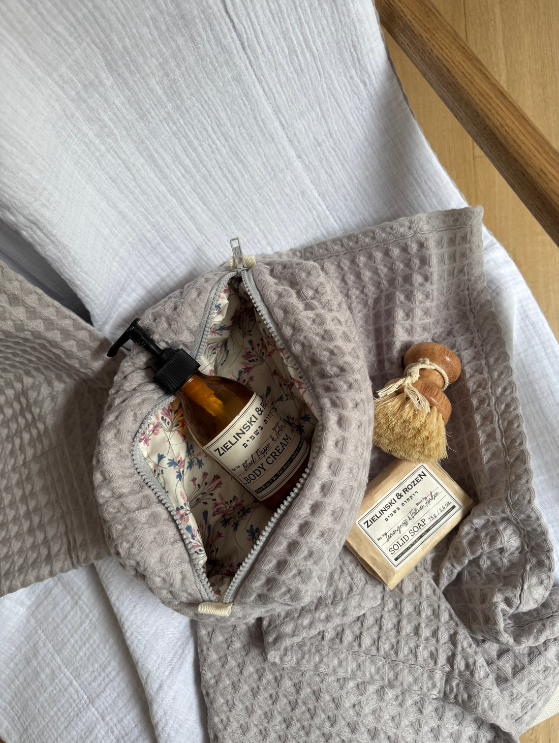 Вафельная косметичка “Lilac” - фотография товара