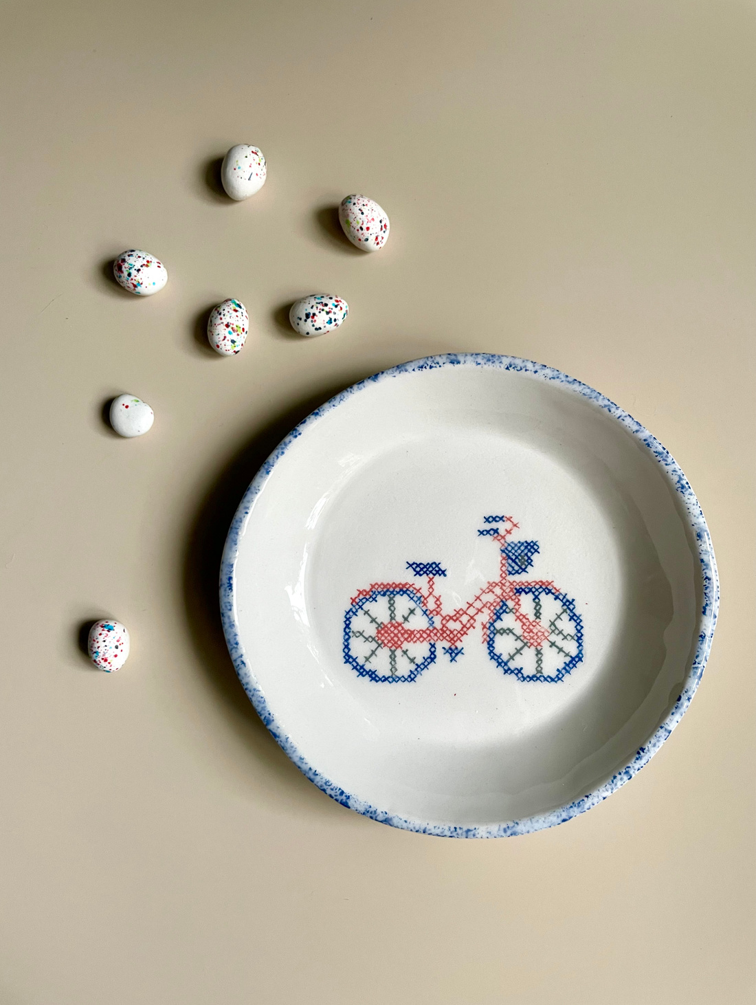 Тарелка керамическая «Велосипед крестиком» - фотография товара