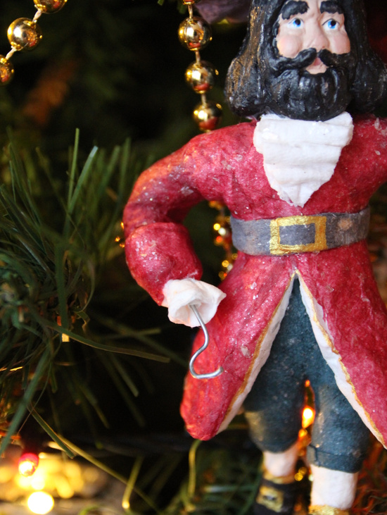 Ватная ёлочная игрушка "Пират с картой"