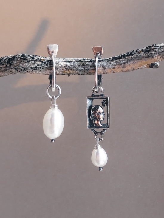 Серьги "Девушка в окне"