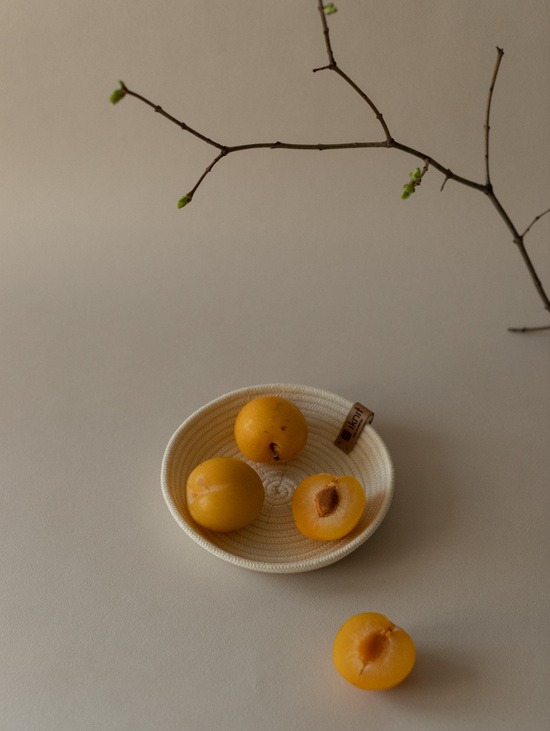 Корзина круглая из хлопкового шнура сливочного цвета