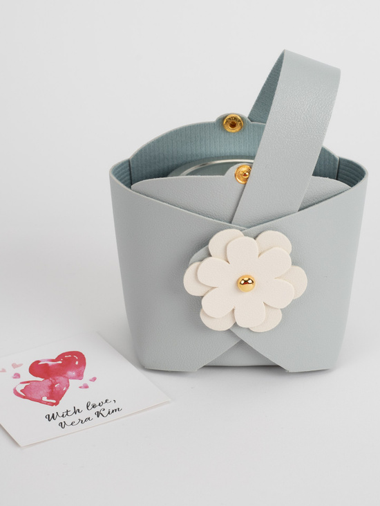 Ароматическая свеча "Морозко" в подарочной сумочке