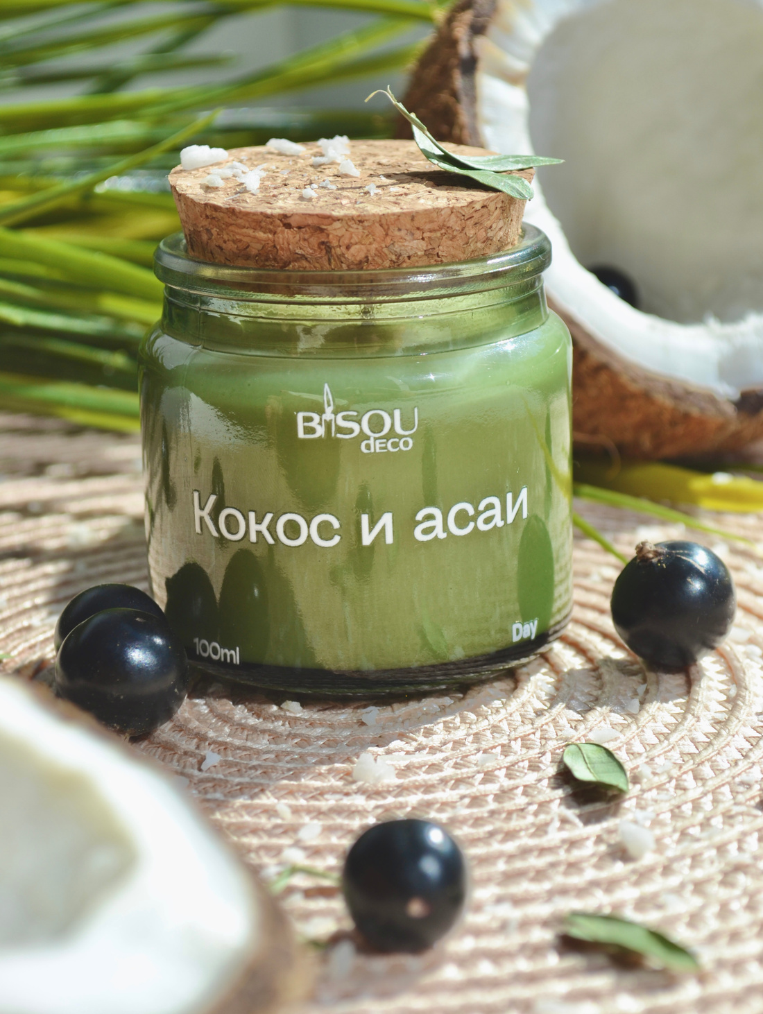 Ароматическая свеча "Кокос и асаи" - фотография товара