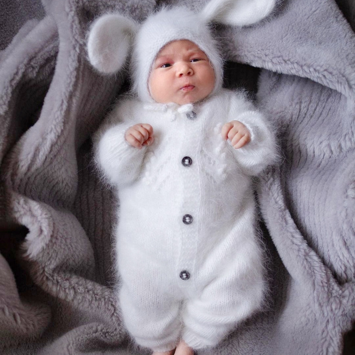 Детский вязаный комбинезон для новорожденных