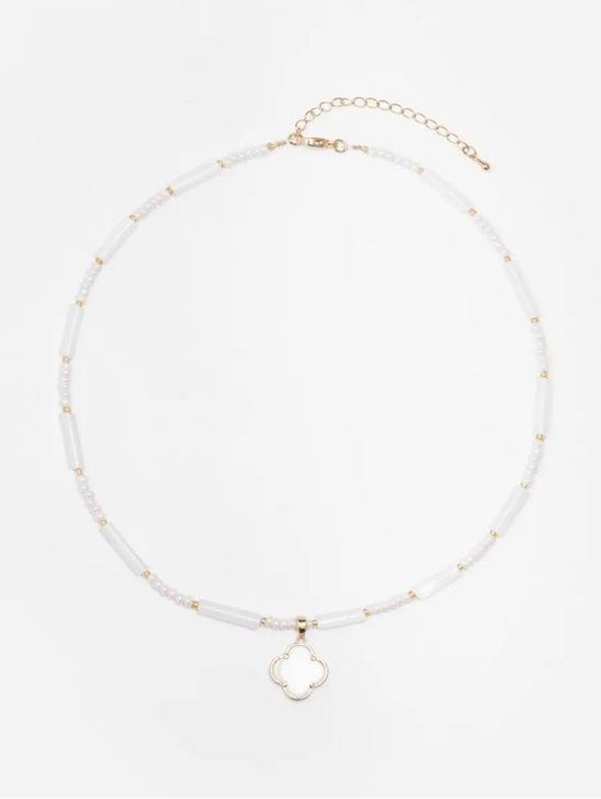 Чокер с клевером из жемчуга и перламутра золотистый