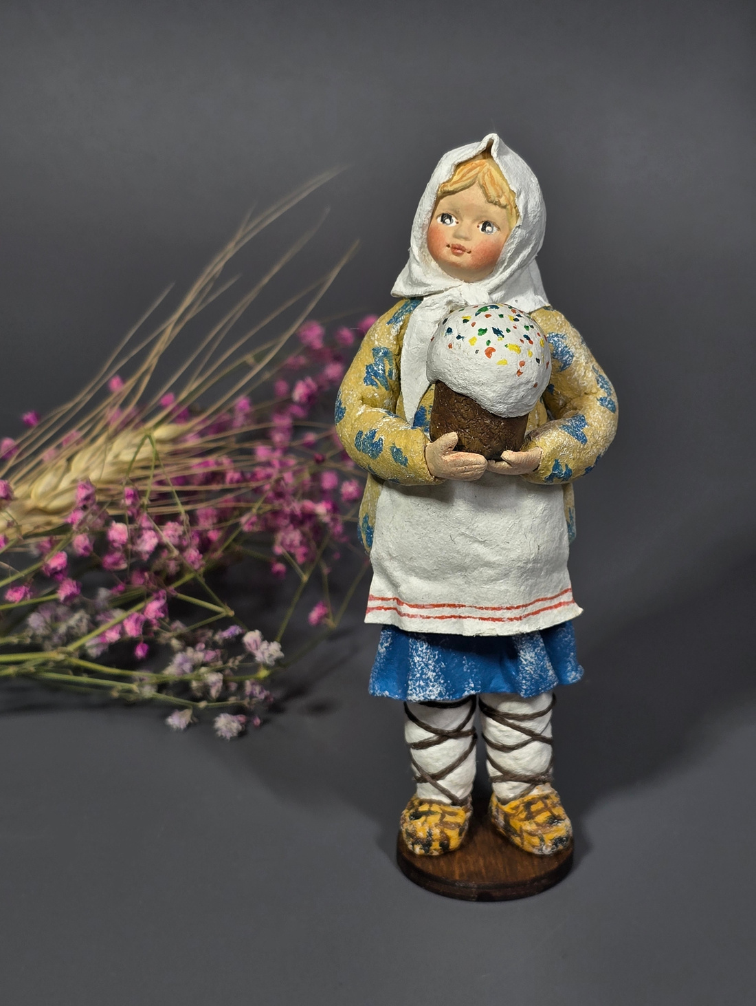 Эксклюзивная пасхальная фигурка ручной работы - фотография товара