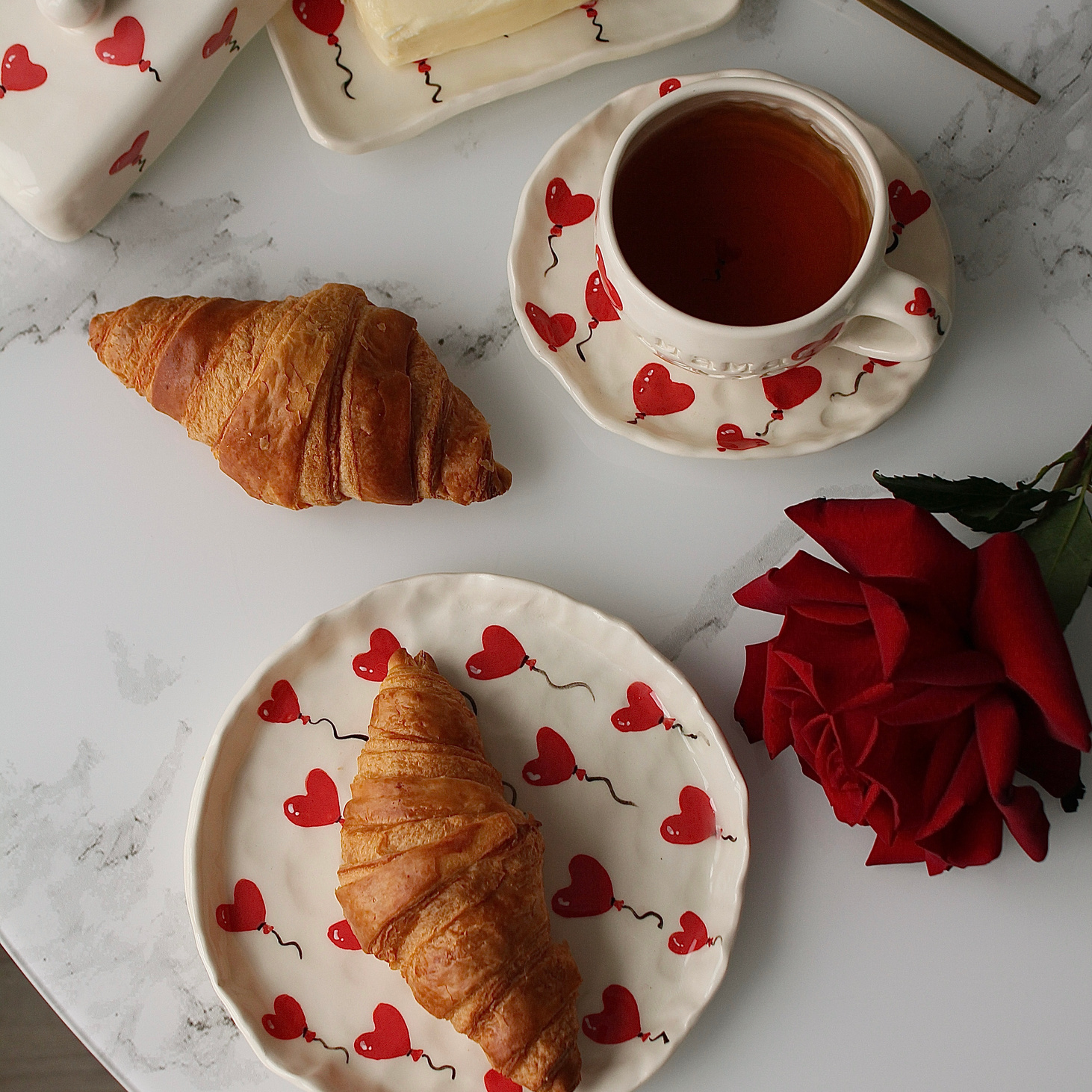 Набор посуды "Красный воздушные сердца" - фотография товара