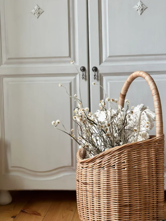 Плетеная тележка