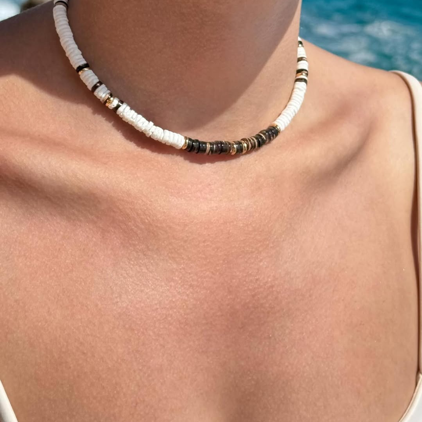 Колье из перламутра и ракушек - фотография товара