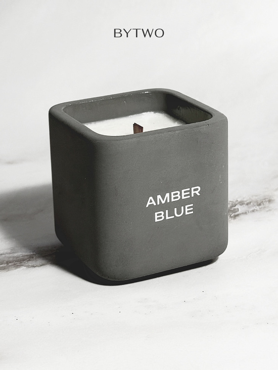 Парфюмированая аромасвеча AMBER BLUE, 100 мл. (серый стакан)