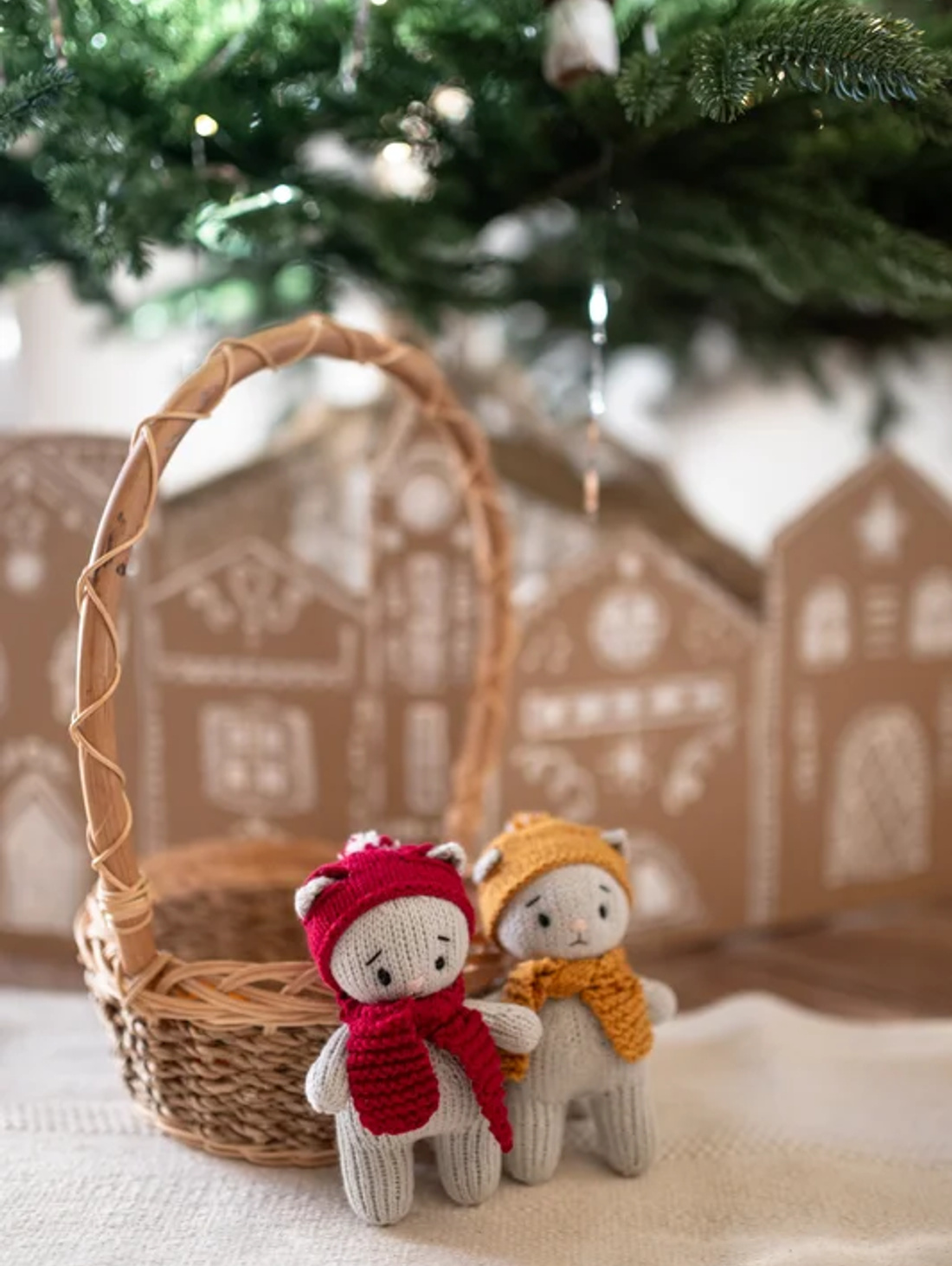 Игрушка-сувенир "Котёнок в шапке" - фотография товара