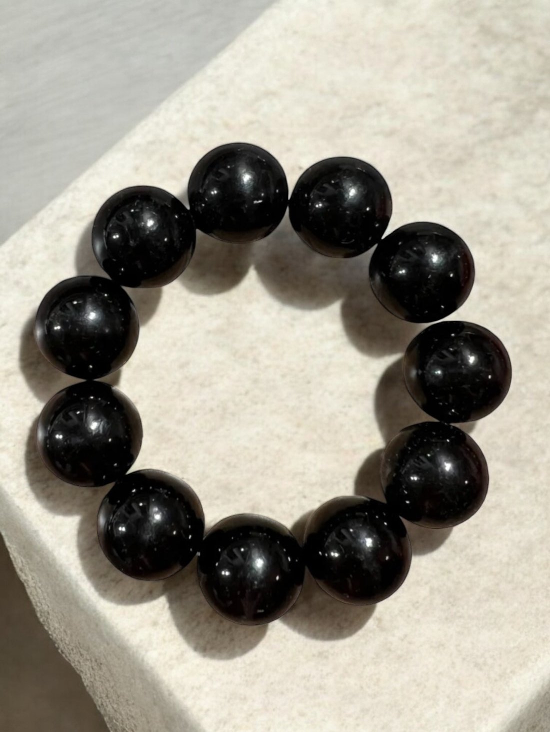 Браслет "Чёрные сферы" - фотография товара
