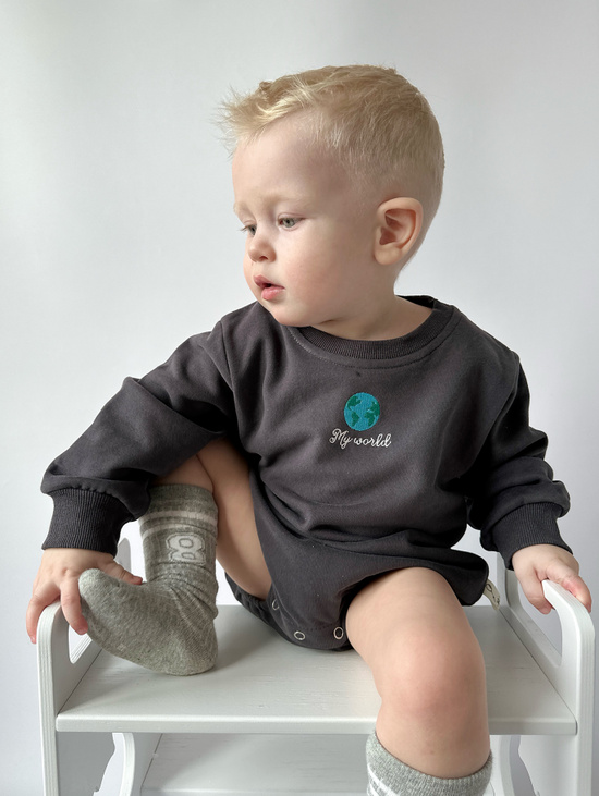 Боди "My world" оверсайз для малыша Kristoms, гольфы в подарок