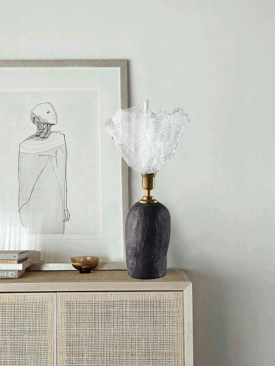 Светильник черный из серии «Форма жизни»