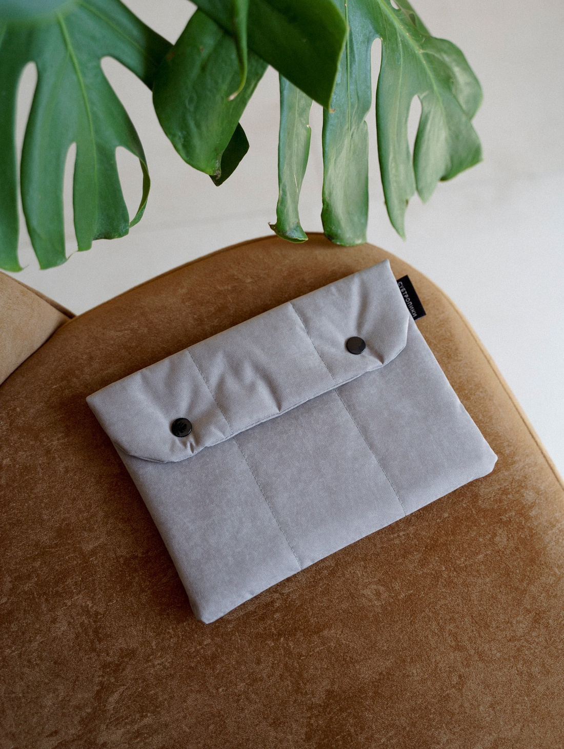 Чехол для iPad, дымчатый - фотография товара