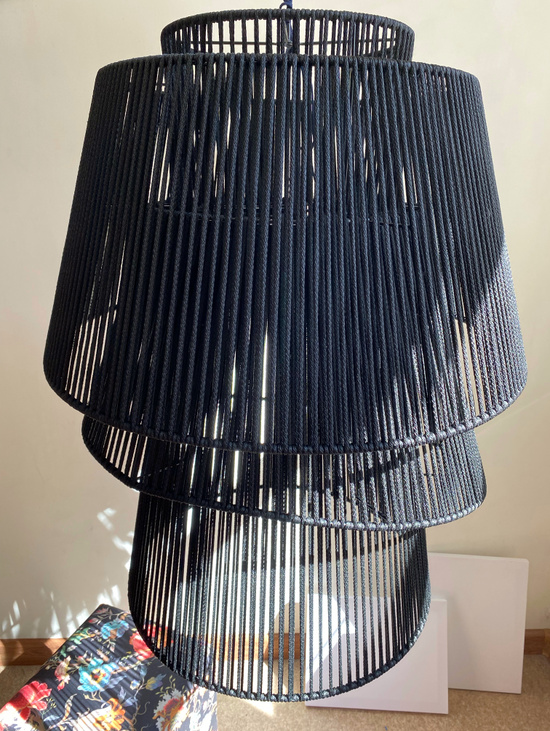 Светильник плетеный чёрный