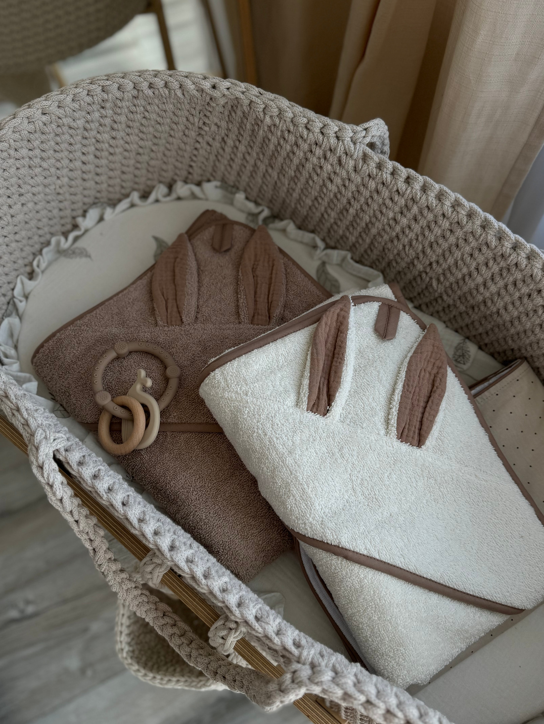 Махровое полотенце с ушками зайки - фотография товара