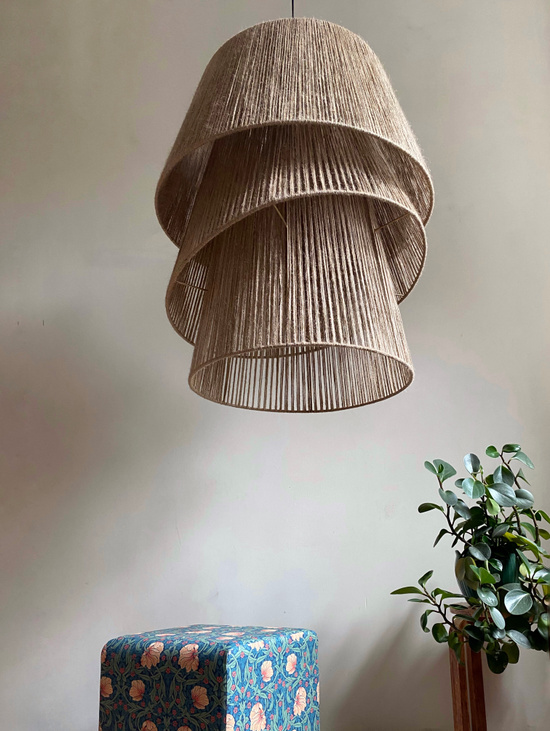 Оригинальная люстра из джута