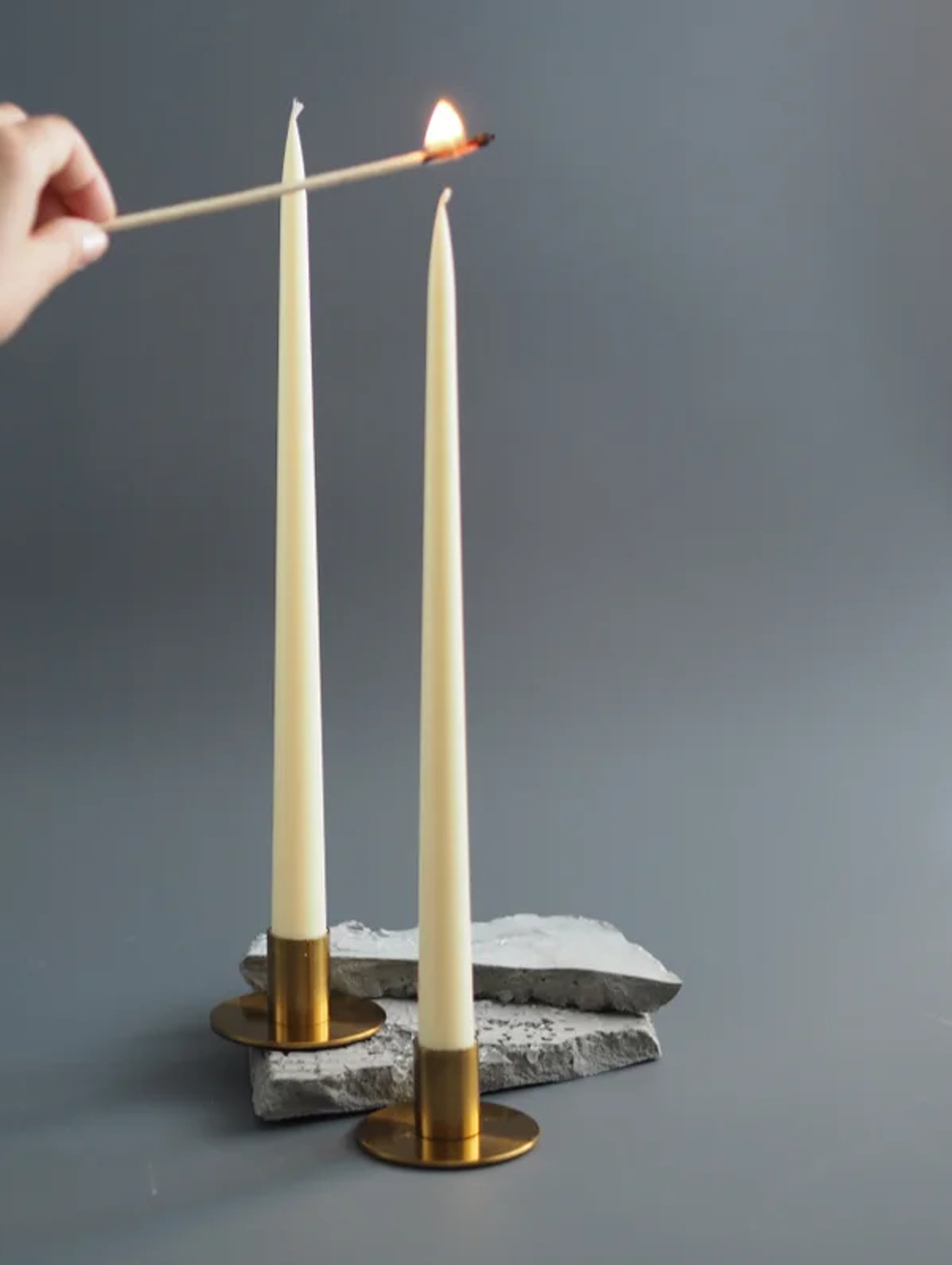 Столовая свеча в цвете сливочное масло - фотография товара