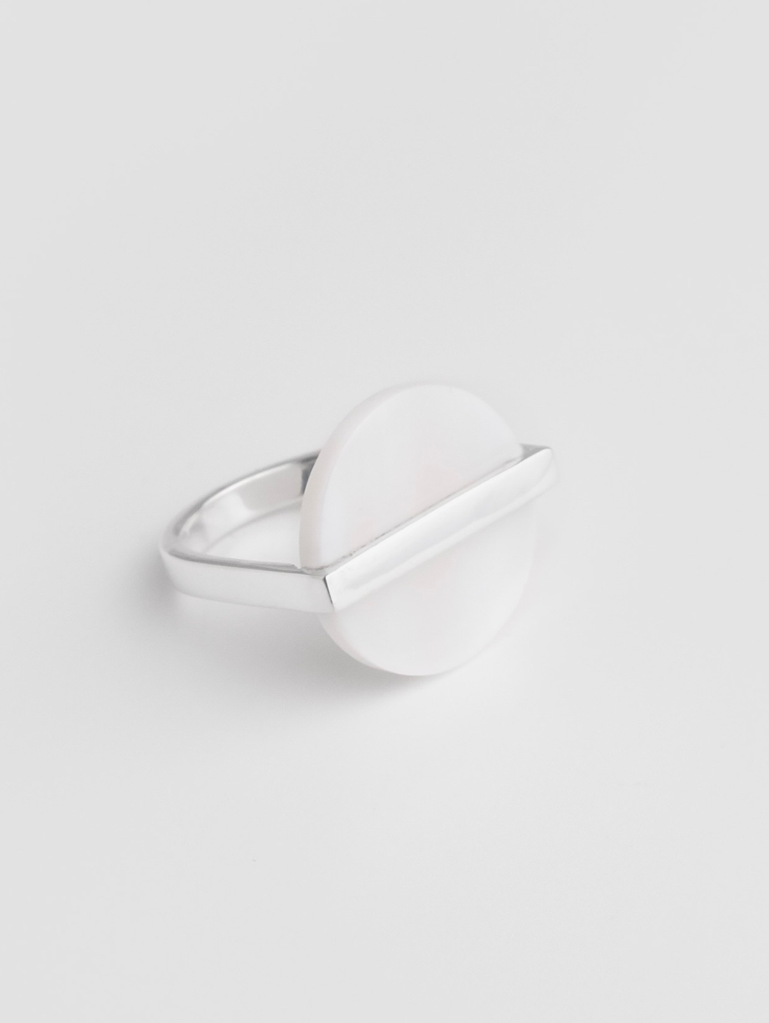 Кольцо "Лёд" с перламутром белым - фотография товара