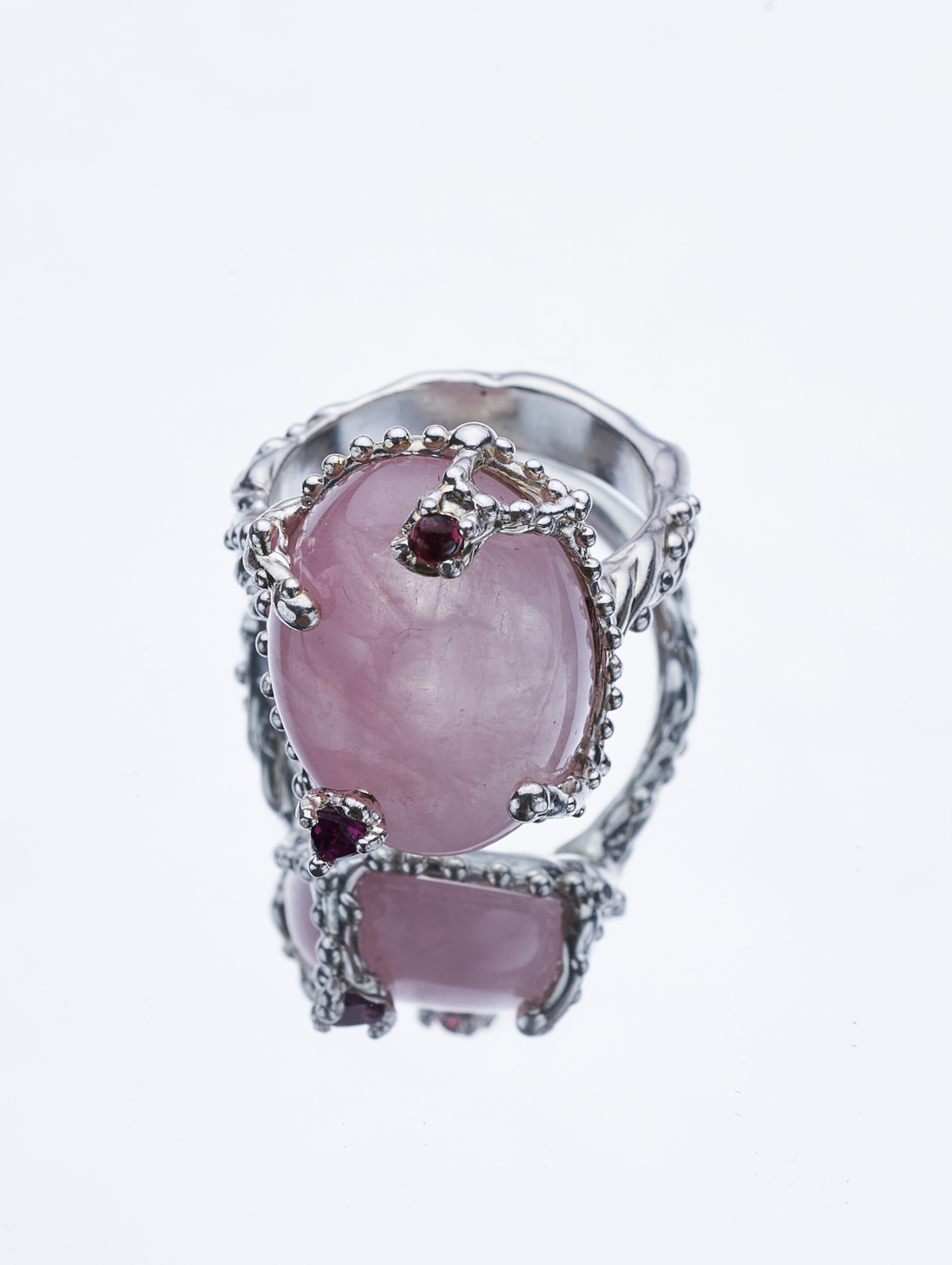Кольцо с розовым кварцем, турмалином и гранатом - фотография товара