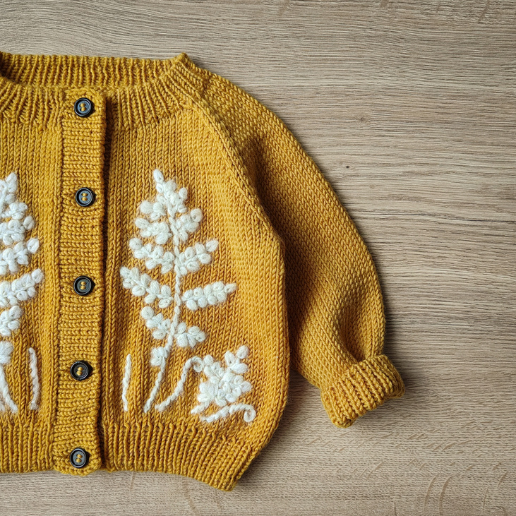 Детский кардиган с вышивкой