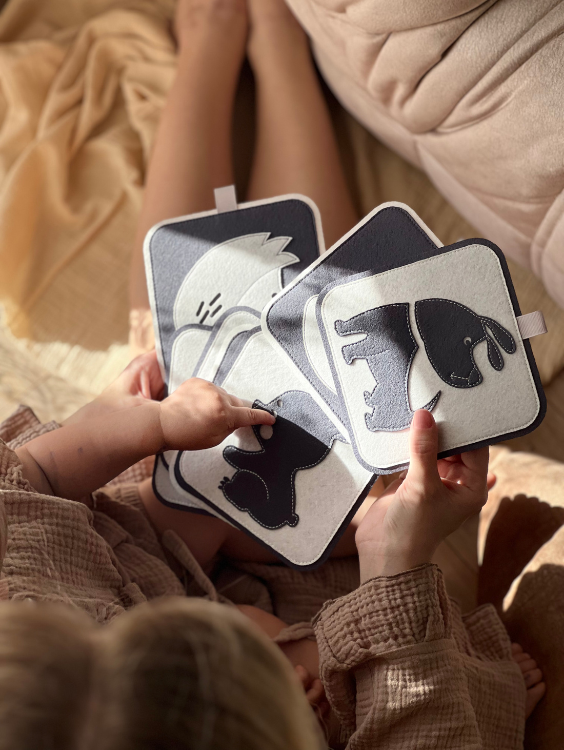 Набор черно-белых карточек - фотография товара