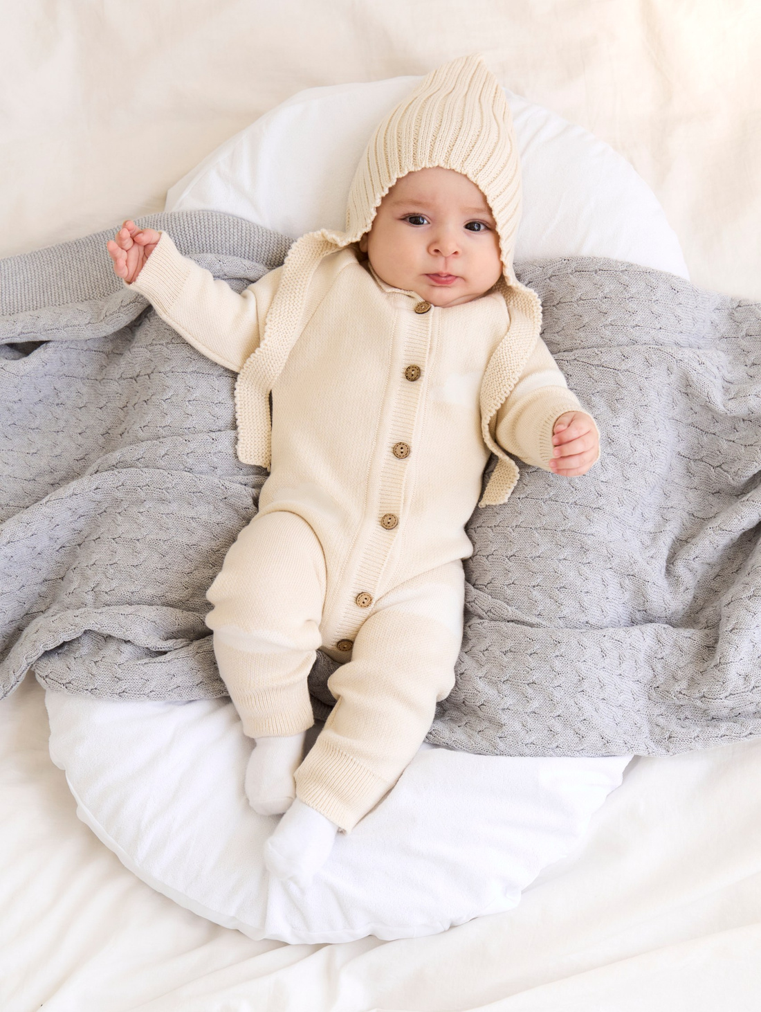 Комбинезон "Облака" с чепчиком, кремовый - фотография товара