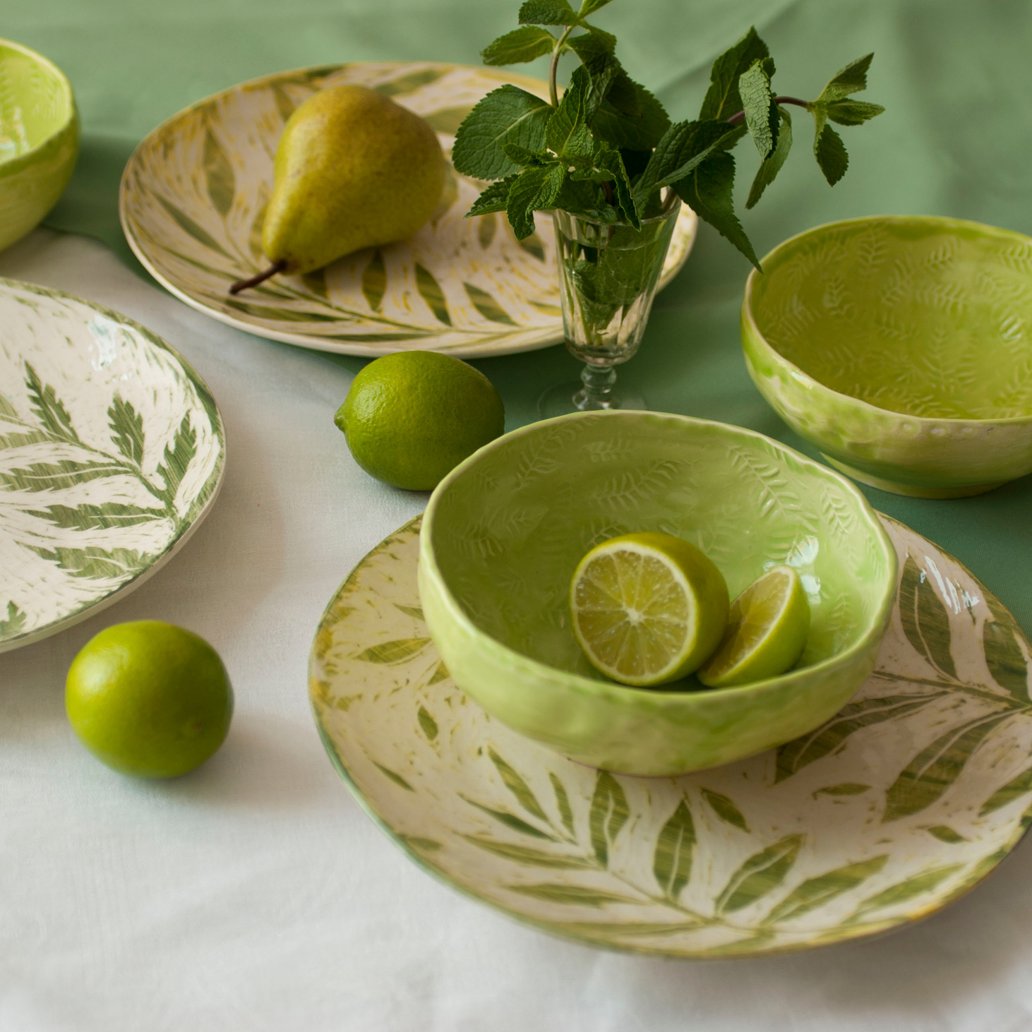 Тарелка с травами желто-зеленая - фотография товара