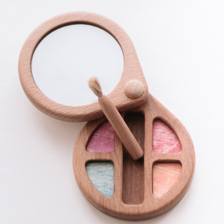 Игровой деревянный набор косметики