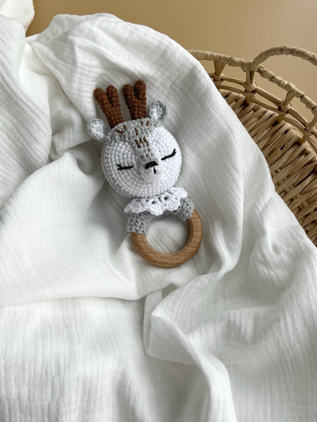 Погремушка Оленёнок серый - фотография товара