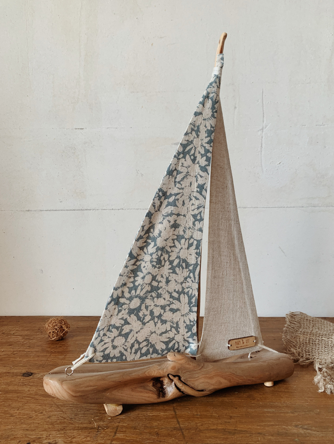 Интерьерный корабль "Поле ромашек" - фотография товара