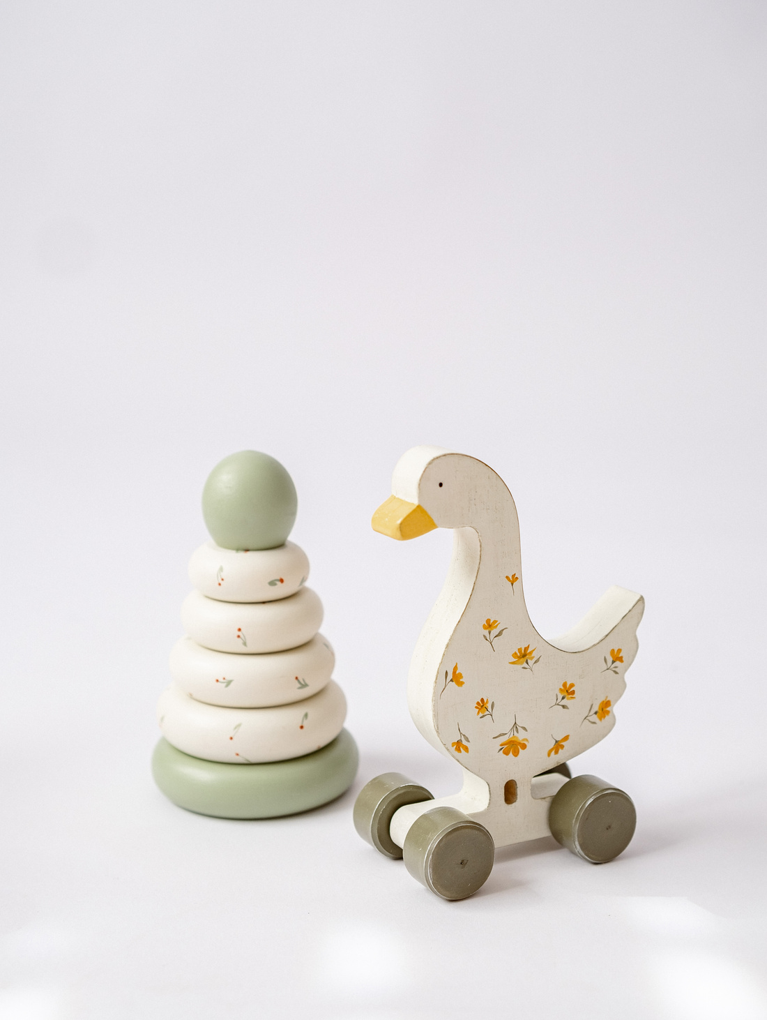 Игрушка-каталка "Гусь" - фотография товара