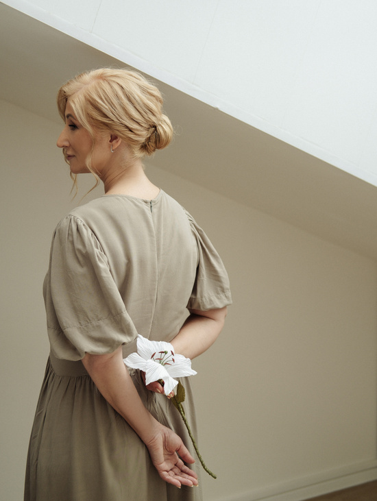 Брошь-цветок "Лилия на стебле"