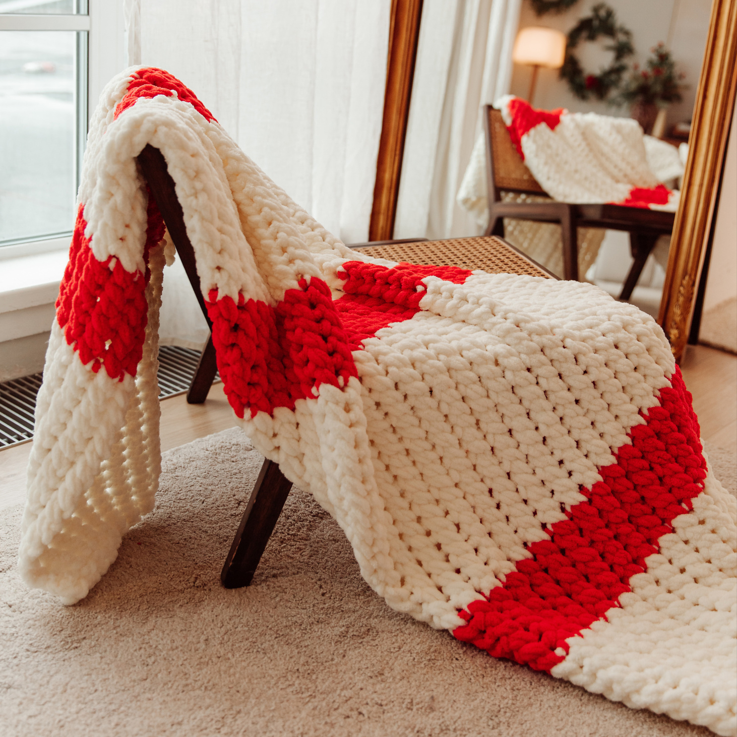 Плед вязаный ручной работы "Карамелька" - фотография товара